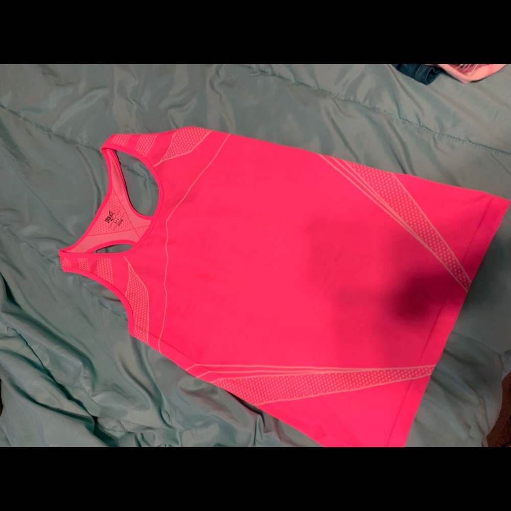 Athletic tank top